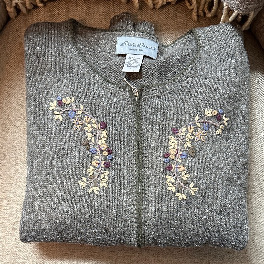 Eddie Bauer Wool blend Hand knit & embroidered full zip sweater Woman’s XL - Picture 12 of 12
